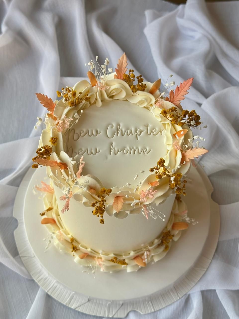 New Home Dried-Floral Wreath — a custom cake by Sky Cakes